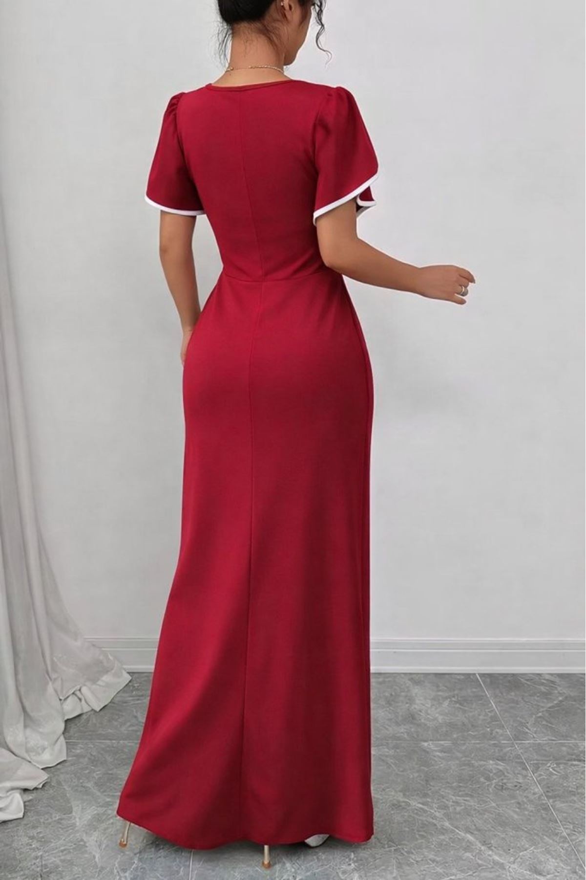 Kadın Kısa Kollu Kare Yakalı önden çapraz Kesim Detaylı Krep Elbise