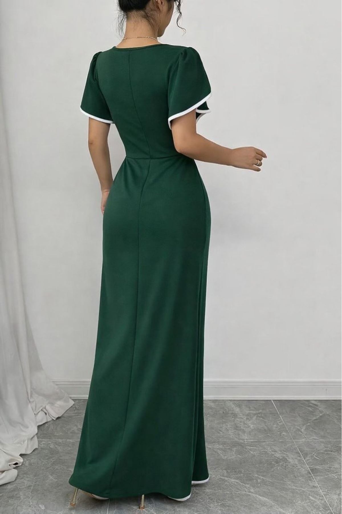 Kadın Kısa Kollu Kare Yakalı önden çapraz Kesim Detaylı Krep Elbise