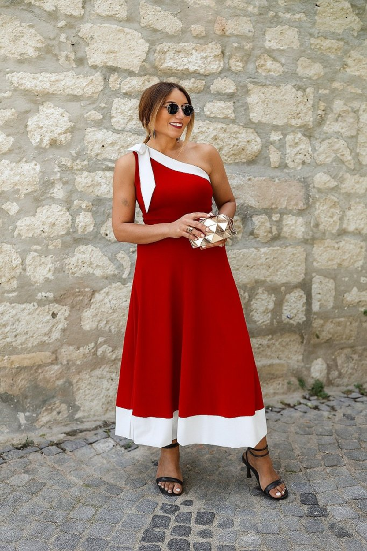 Kadın Tek Omuzu Açık Omuzlardan Kurdela Detaylı çift Renkli Ithal Krep Elbise