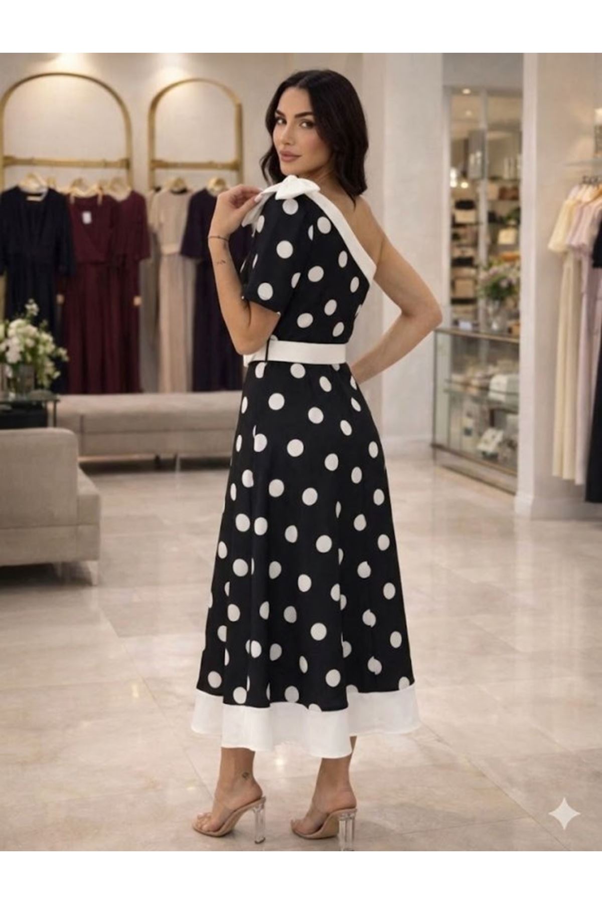 Kadın Omuz Dekolteli Fiyonk Ve Puantiye Detay Maxi Boy Elbise