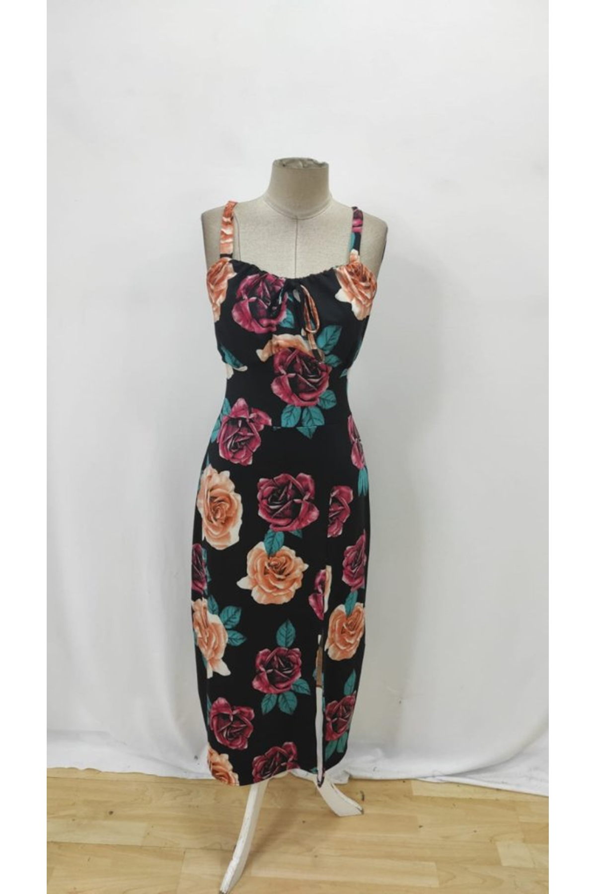 Kadın Askılı Geniş V Yakalı Sırttan Bağlamalı Yırtmaçlı Süprem Elbise