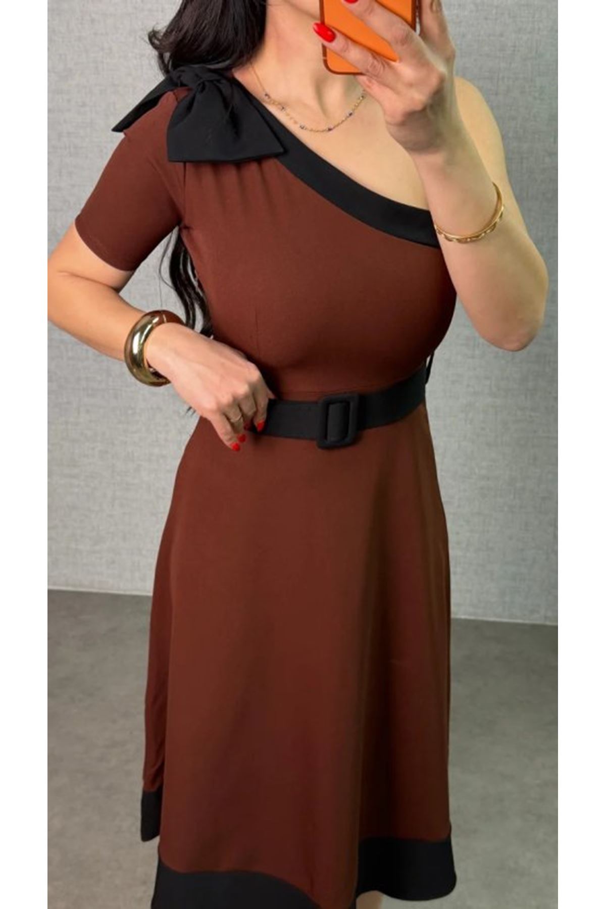 Kadın Tek Omuz Fiyonk Detaylı Midi Boy Elbise