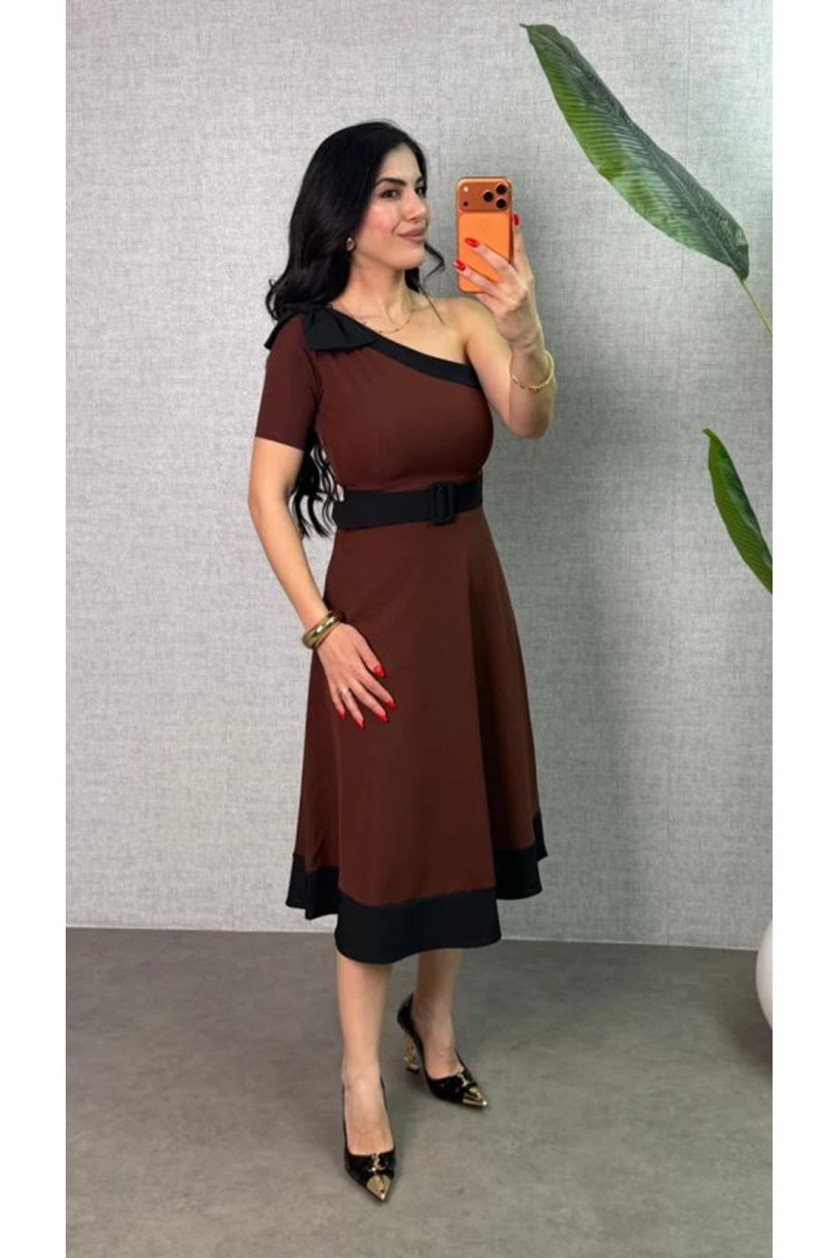 Kadın Tek Omuz Fiyonk Detaylı Midi Boy Elbise