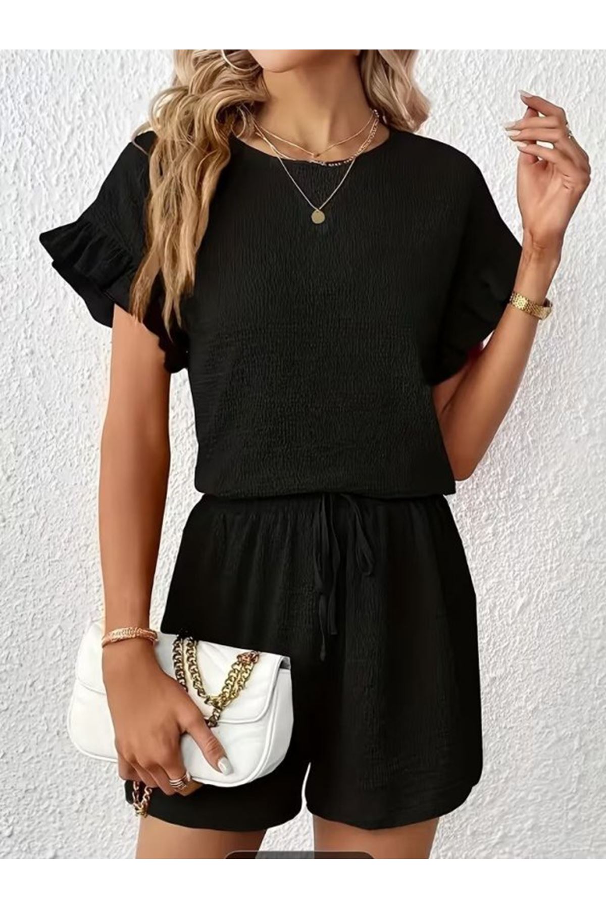 Kadın Kısa Kollu Bisiklet Yaka Bürümcük Bluz Ve Kısa Short Ikili Takım