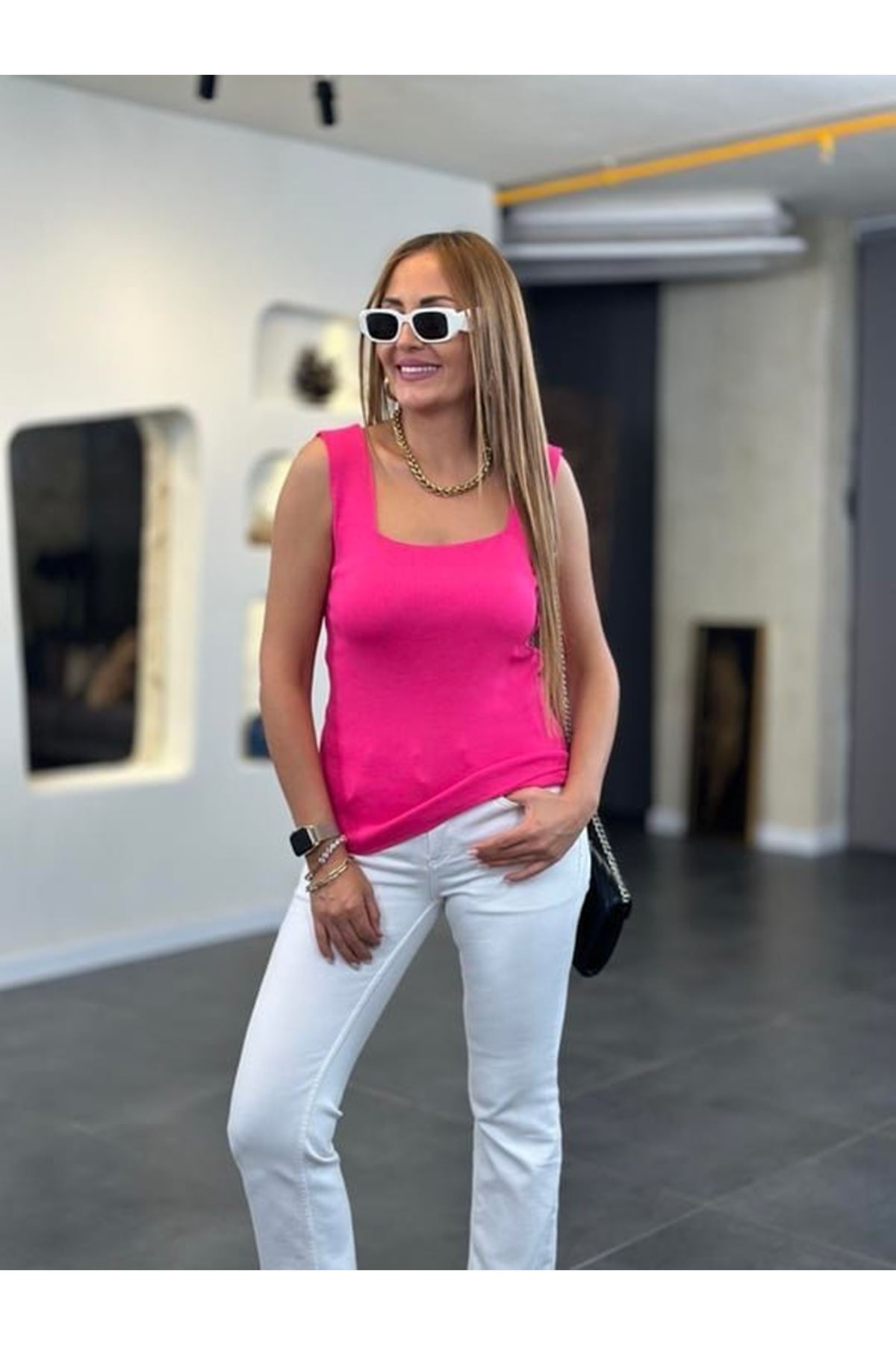 Kadın Kare Yaka Kalın Askılı Beyaz Triko Bluz