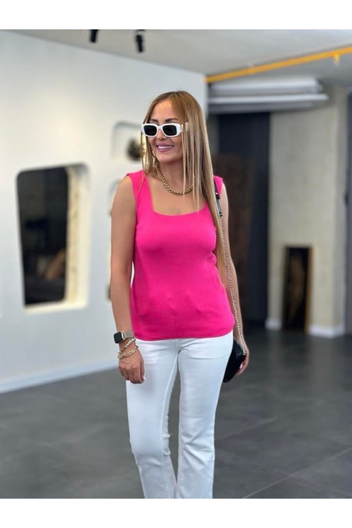 Kadın Kare Yaka Kalın Askılı Beyaz Triko Bluz