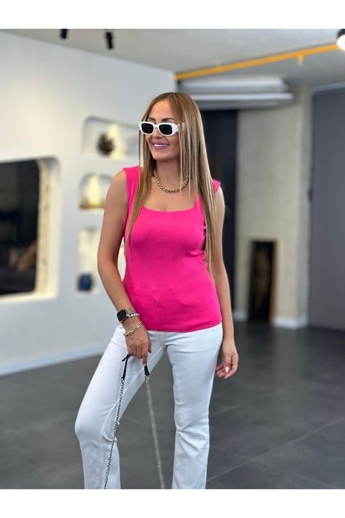 Kadın Kare Yaka Kalın Askılı Beyaz Triko Bluz