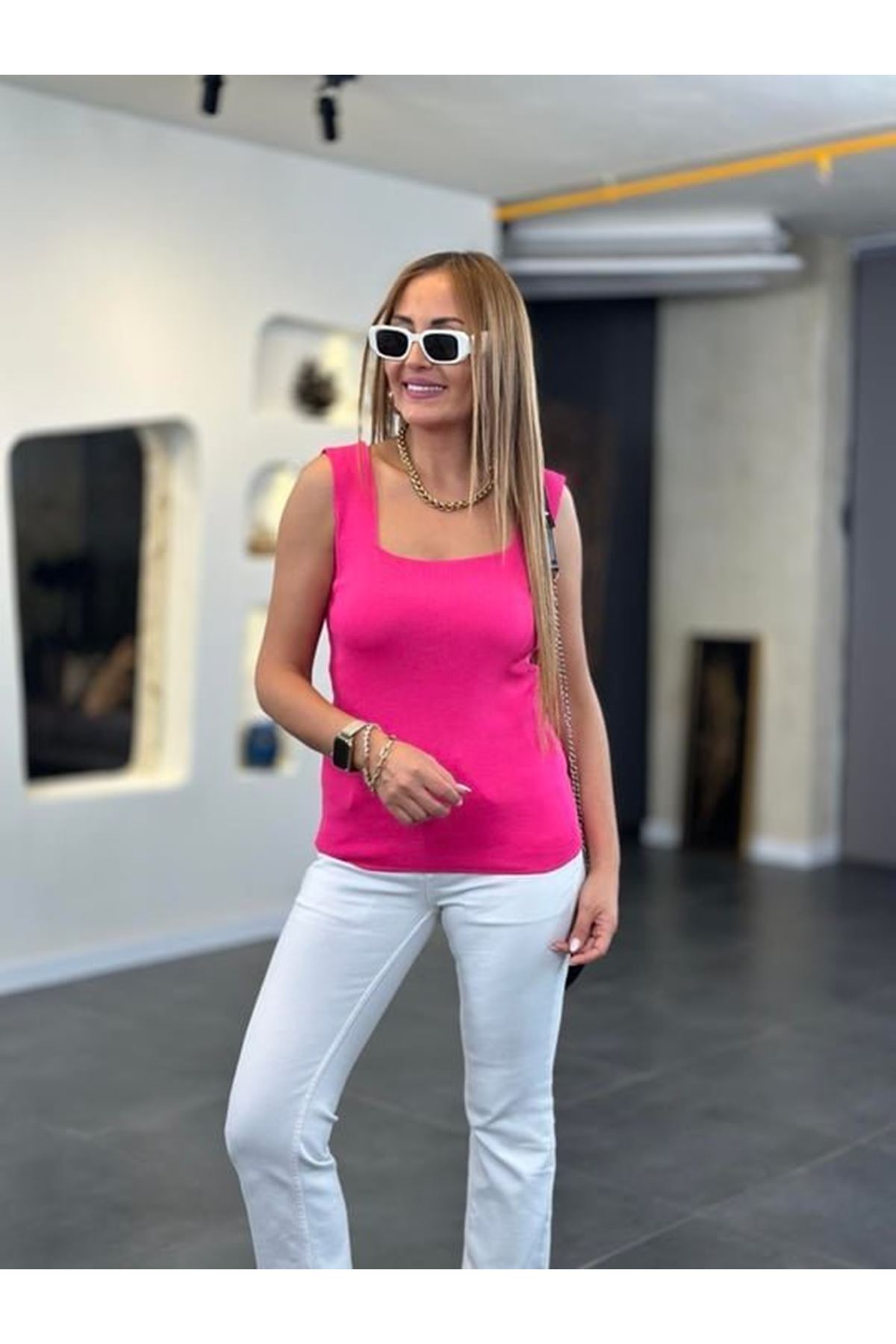 Kadın Kare Yaka Kalın Askılı Beyaz Triko Bluz