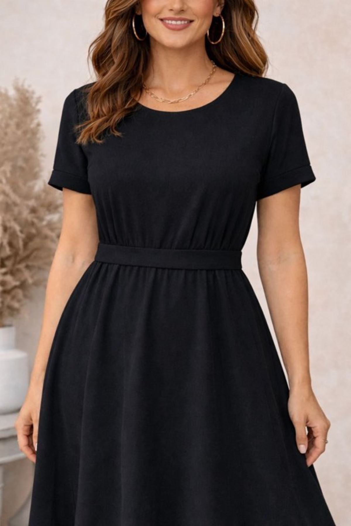 Kadın Kısa Kollu Yuvarlak Yaka Arkadan Düğmeli Viskon Midi Elbise