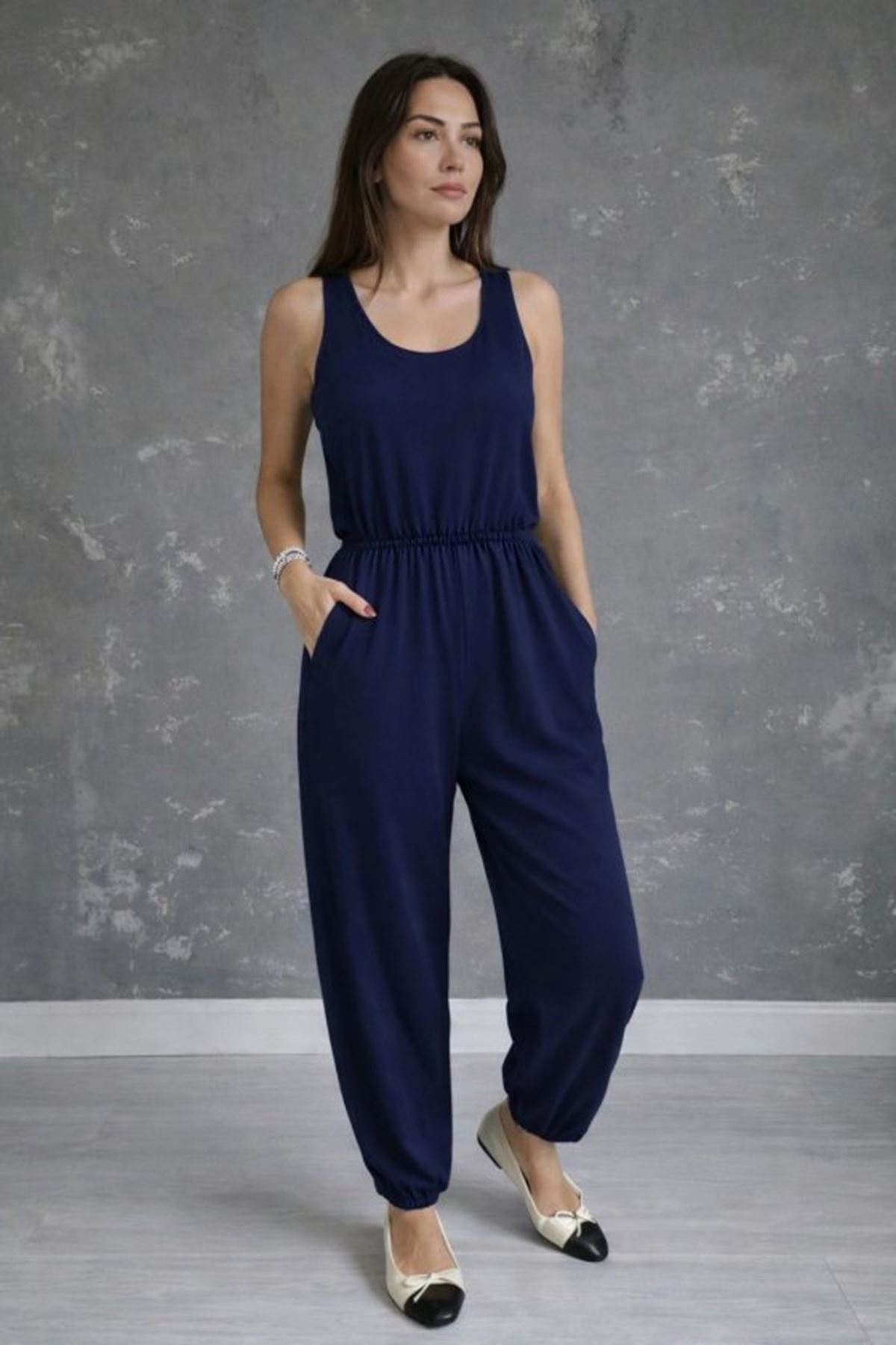 Kadın Askılı Yuvarlak Yakalı Cepli Viskon Tulum