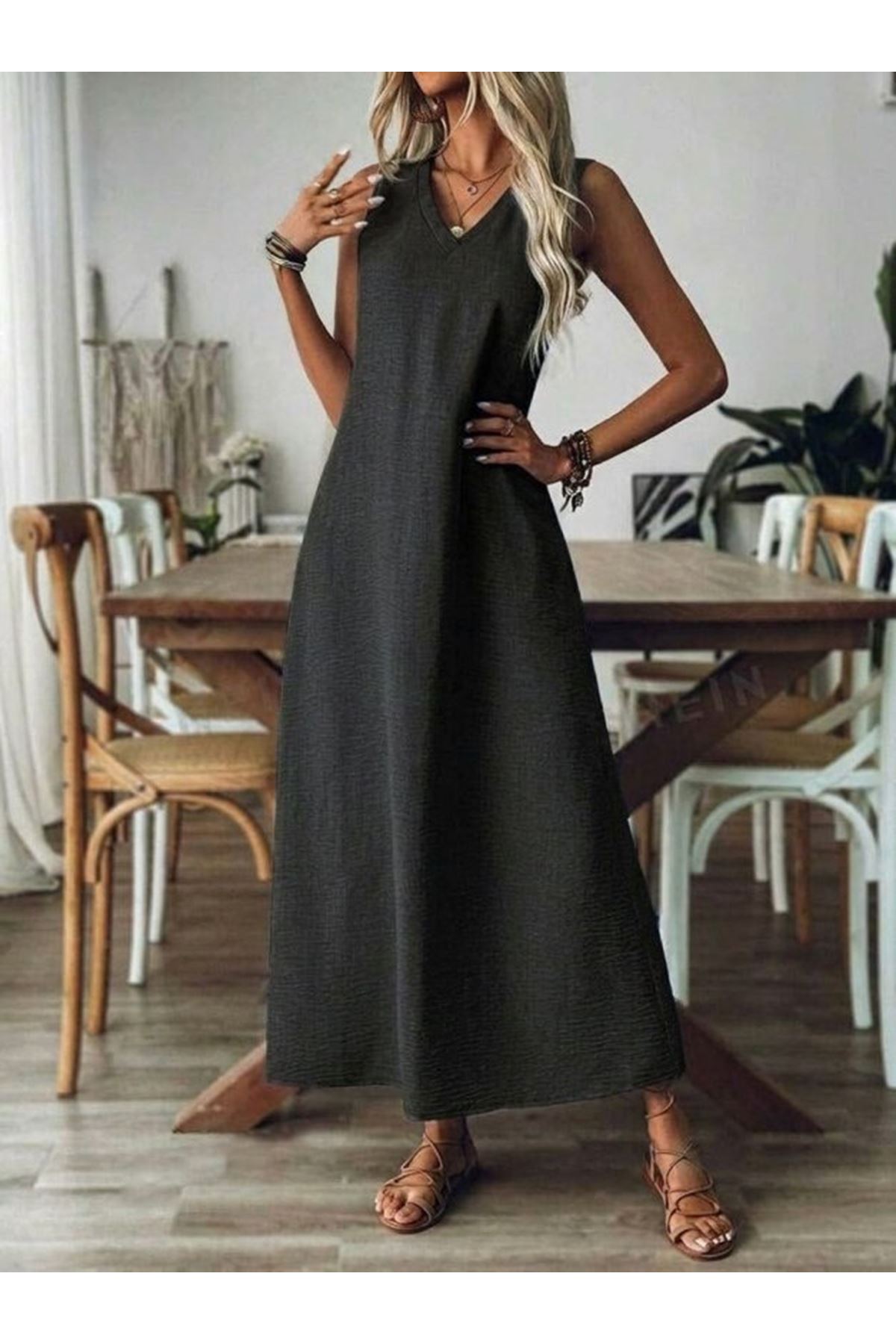 Kadın Askılı V Yakalı Uzun Elbise