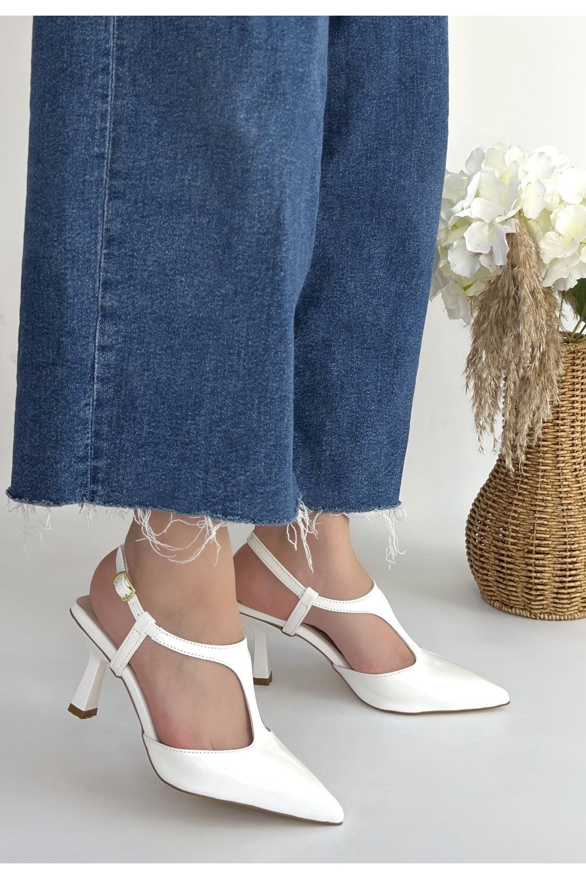 Tula Beyaz Rugan Topuklu Ayakkabı