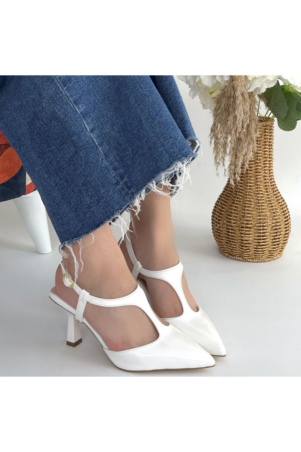 Tula Beyaz Rugan Topuklu Ayakkabı