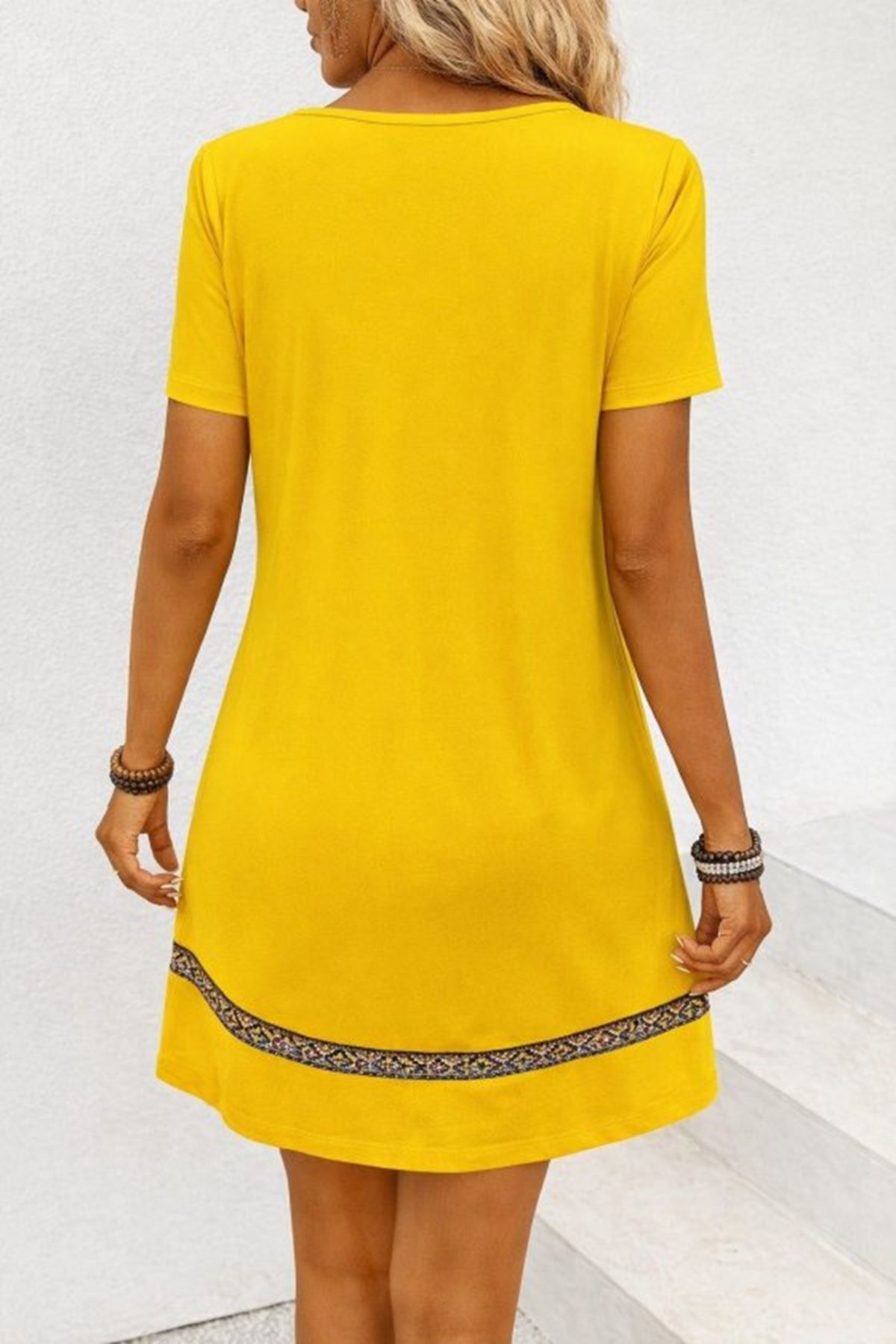 Kadın Kısa Kollu V Yakalı Etnik Desen şerit Detaylı Viskon Elbise