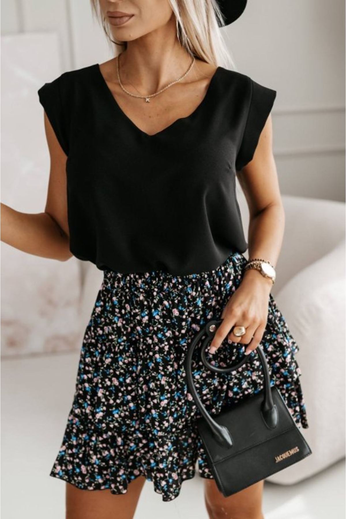 Kadın üst Sandy Kumaş Bluz, Alt çiçek Desenli Süprem Kumaş Etek Ikili Takım