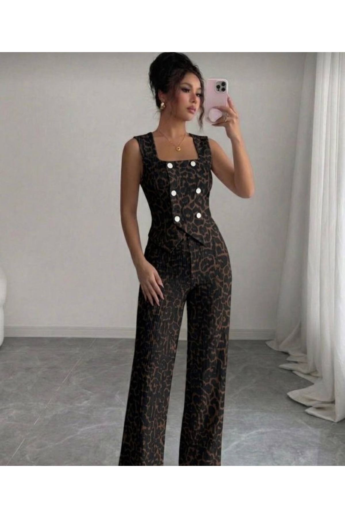 Kadın Düğmeli Bürümcük Kumaş Takım