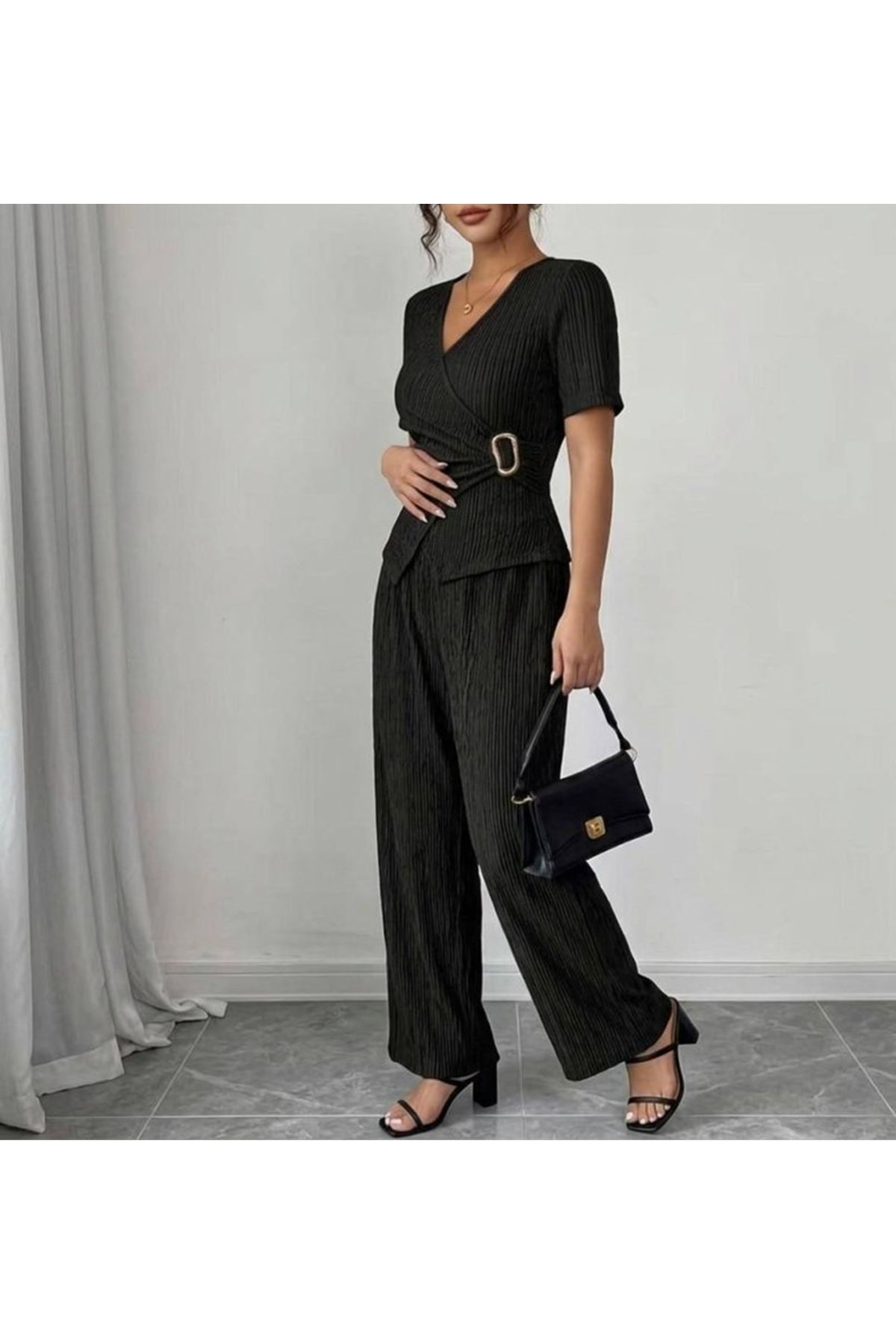 Kadın Toka Detaylı Kruvaze Takım