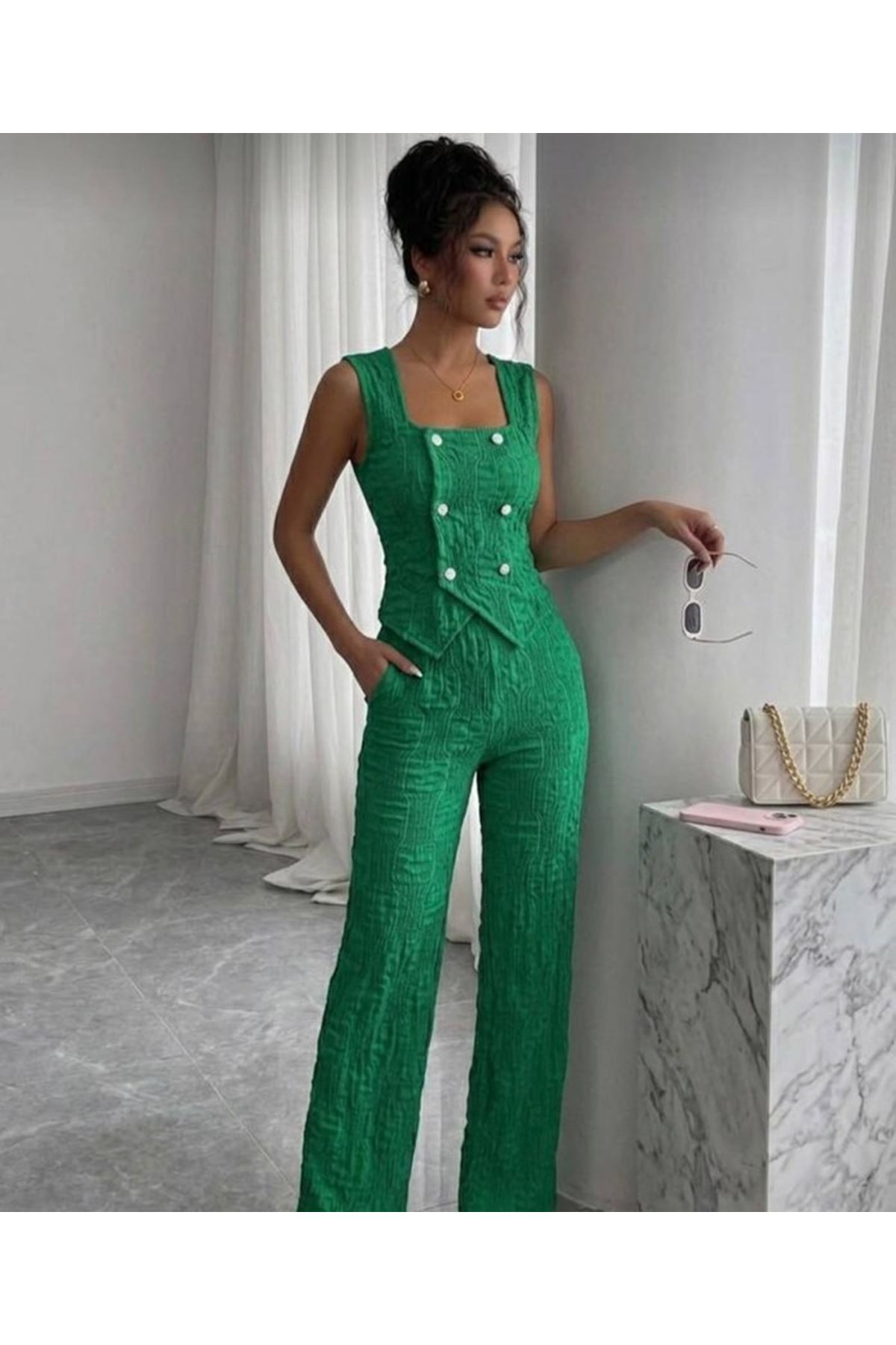 Kadın Düğmeli Bürümcük Kumaş Takım