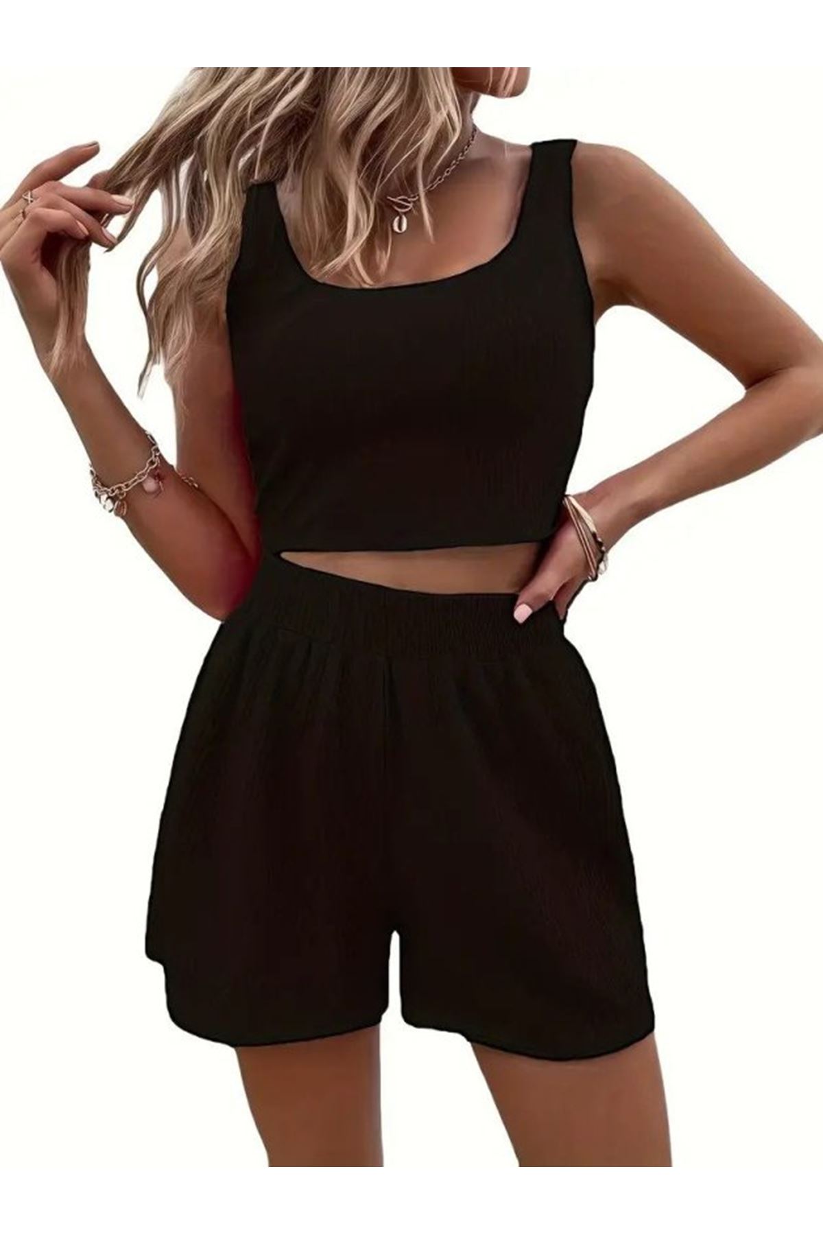 Kadın Askılı Yuvarlak Yakalı Burgu Krop Ve Bluz Short Ikili Takım