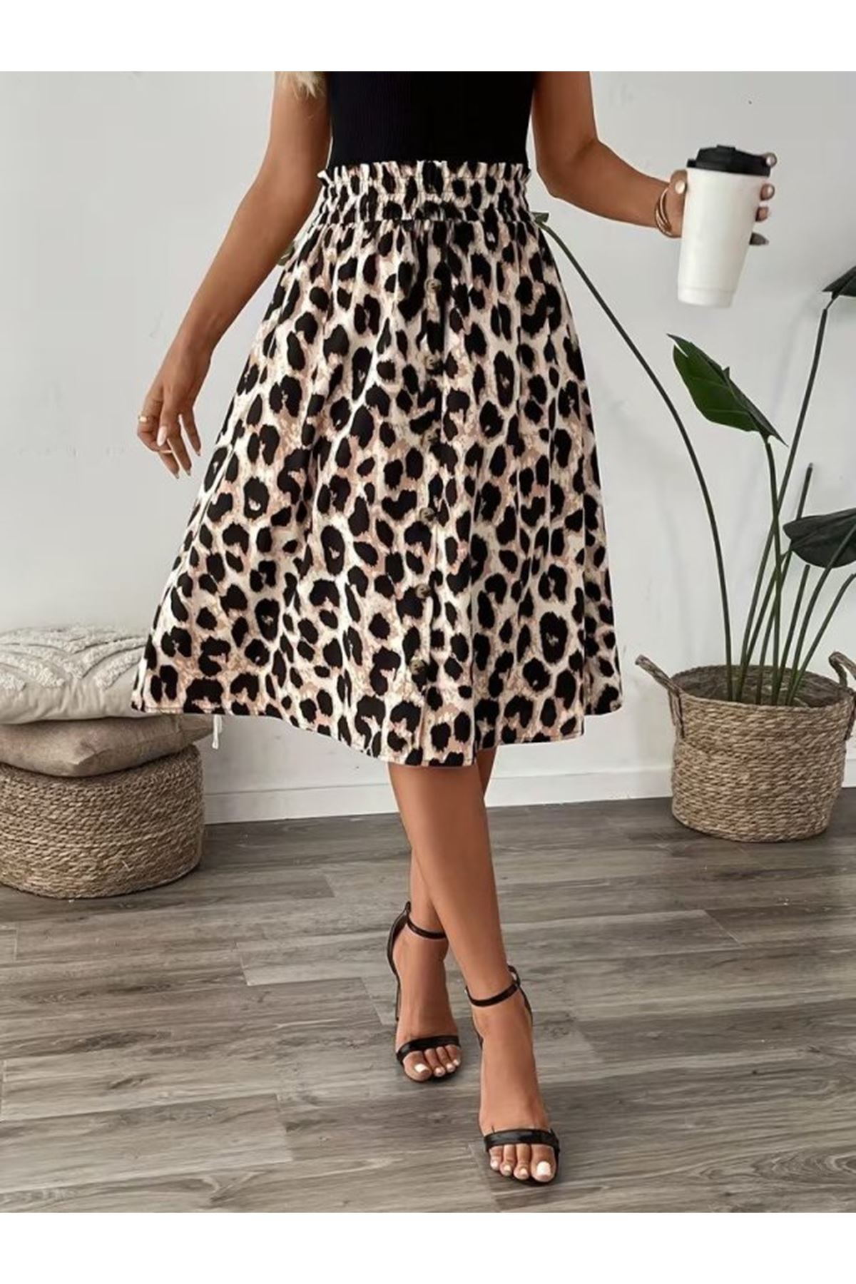 Kadın Askılı Yuvarlak Yakalı Viskon Bluz Ve Leopar Desenli önü Düğmeli Midi Etek Ikili Takım