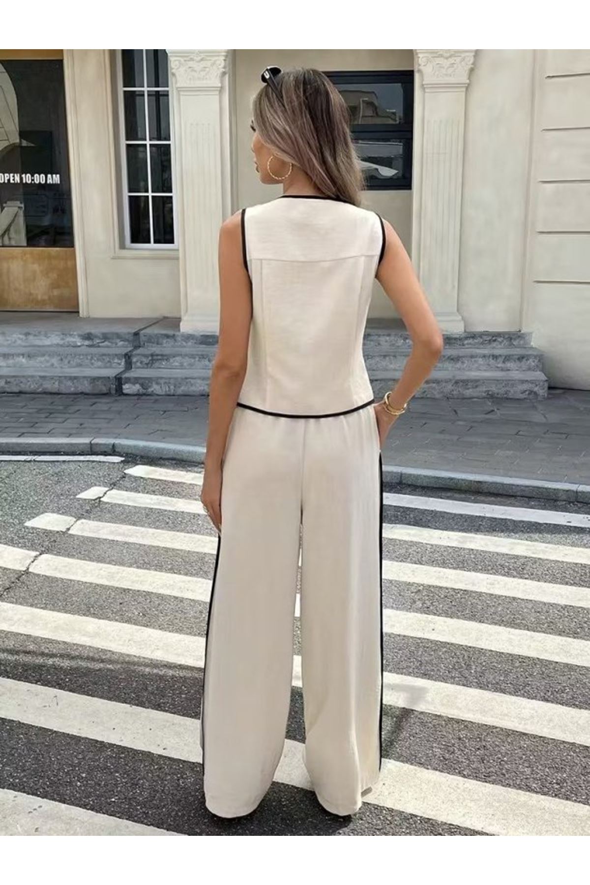 Kadın Kolsuz önü Düğmeli Yelek Ve Pantolon Ikili Takım