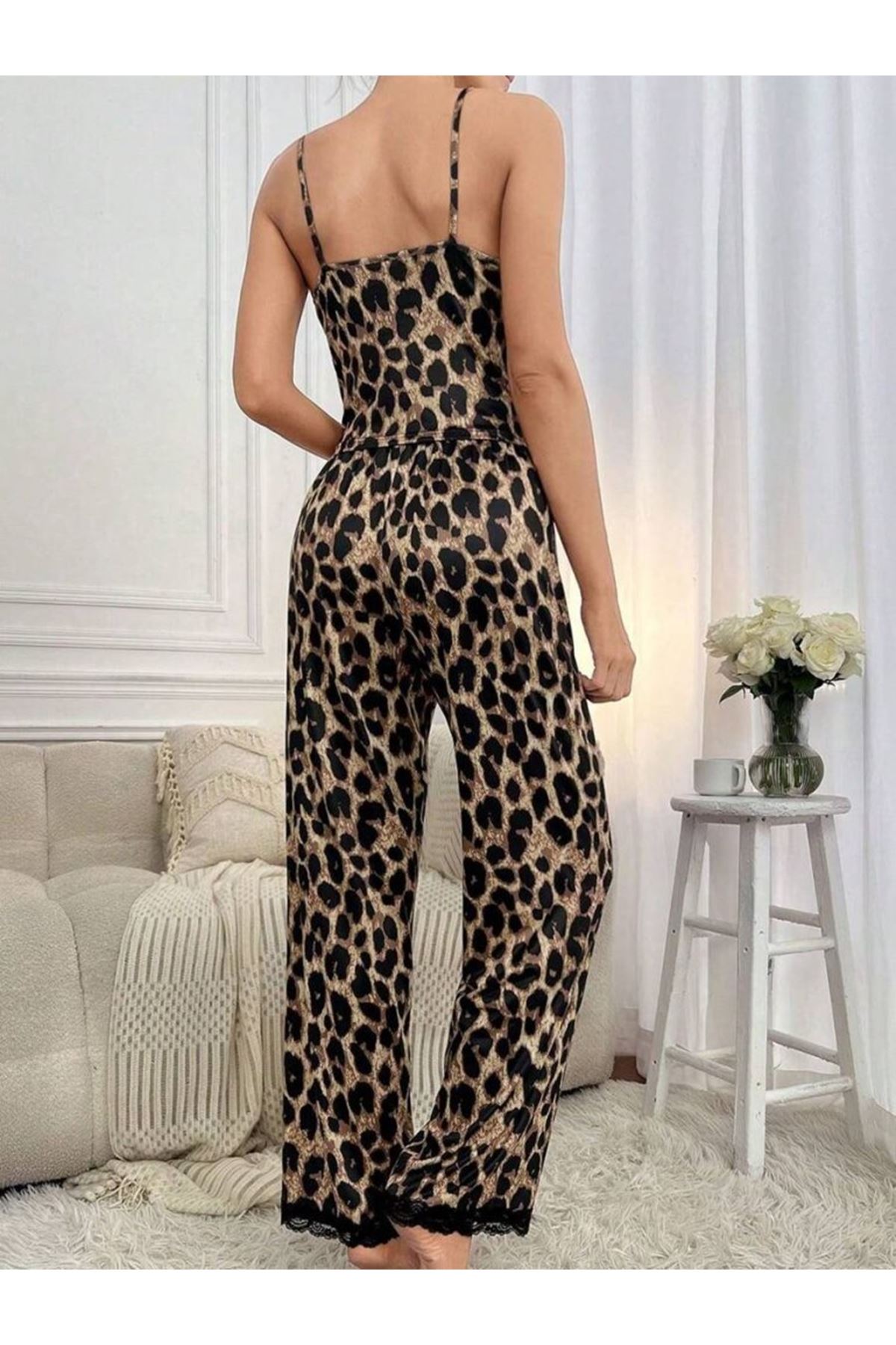 Kadın Ip Askılı Yakası Dantelli Bluz Ve Pijama Sandy Ikili Takım
