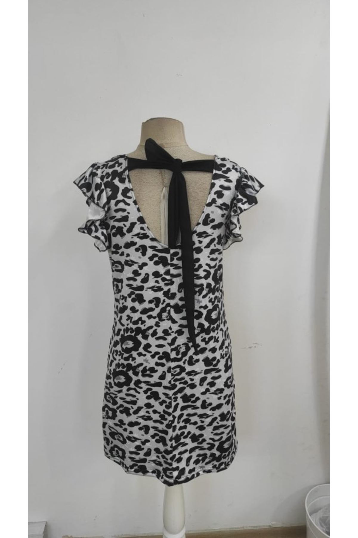 Kadın Kısa Kollu Kolları Fırfır Detay Arkası Bağlamalı Leopar Desen Kolsuz Mini Mikro Elbise