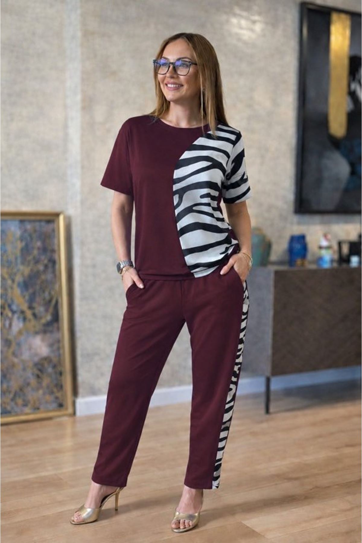 Kadın Kısa Kollu Bisiklet Yaka Zebra Desen Bluz Ve Pantolon Ikili Takım