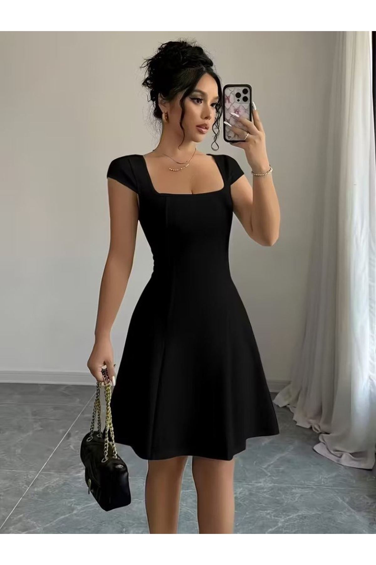 Kadın Kısa Kollu Kare Yakalı Kısa Ithal Krep Elbise