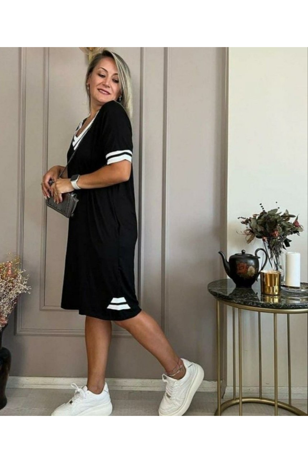 Kadın Kısa Kollu V Yaka Ribana Detaylı Cepli Dizüstü Viskon Elbise