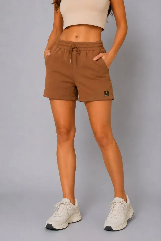 Dokuma Kumaş Cepli Bağcıklı Regular Fit Yazlık Şort - Kahverengi