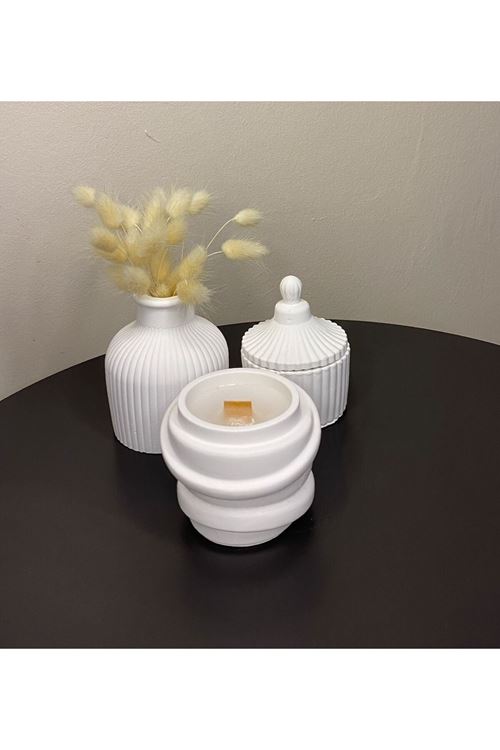 Beyaz Seramik Dekoratif Set – Mumluk, Kapaklı Kavanoz ve Vazo