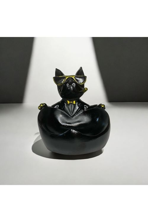 "Önünde Kase Bulunan Bulldog