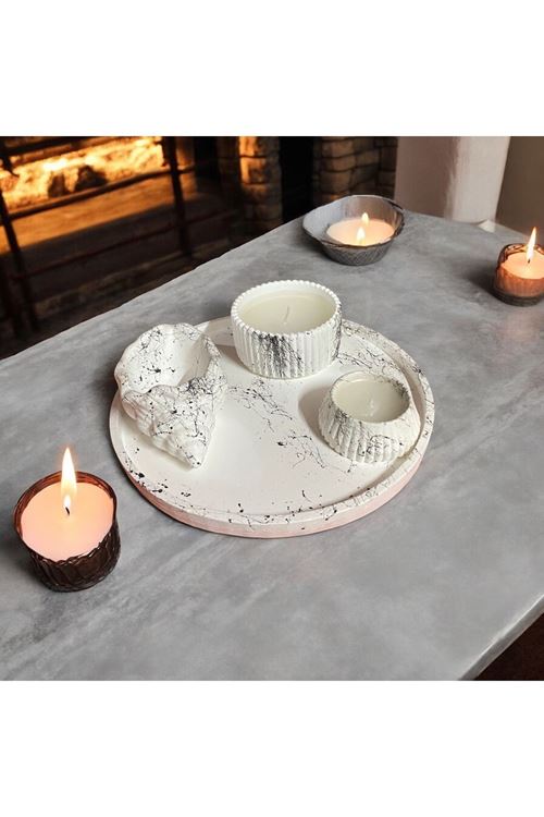 Mermer Desenli Yuvarlak Tepsi Üzerinde Dekoratif Mum Seti
