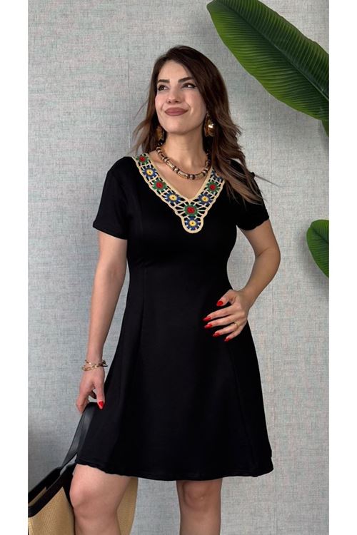 Kadın Penye Kumaş Çiçek Desenli Nakışlı Elbise