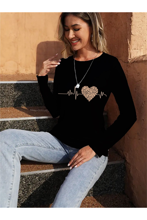Kadın Uzun Kollu Bisiklet Yaka Kalp Desenli Bluz