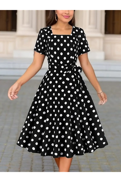 Kadın Kısa Kollu Geometrik Yaka Puantiyeli Kiloş Midi Süprem Elbise
