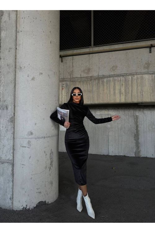 Kadın Uzun Kollu Yarım Balıkçı Yaka Büzgü Detay Kadife Kumaş Elbise