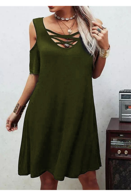 Dekolteli Bağcık Detay Viskon Kumaş Elbise