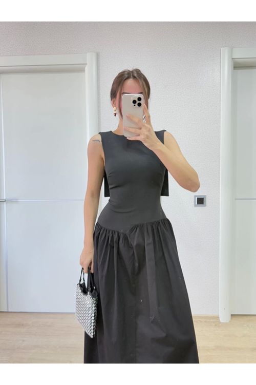 Arkası Kanatlı Uzun Elbise- Siyah