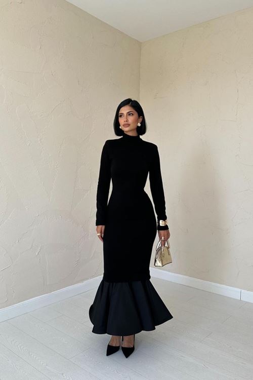 Siyah Eteği Garnili Triko Elbise