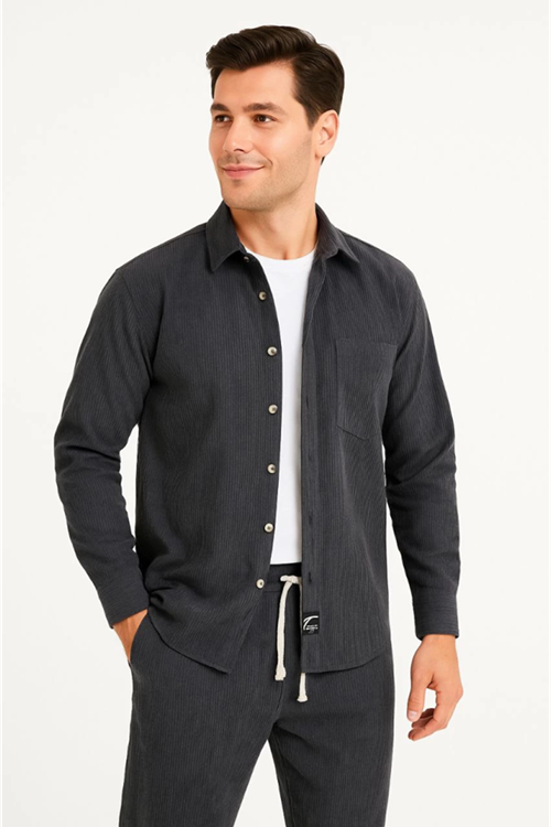 Erkek Kadife Oversize Takım – Gömlek Ve Pantolon İkili Set Füme Corduroy Şıklığı, Rahat Ve Zarif Duruş Yumuşak Dokulu Kadife Kumaş, Düğmeli Gömlek Üst Ve Lastikli Pantolon Alt Parça Ile Gün Boyu Konfor- Füme