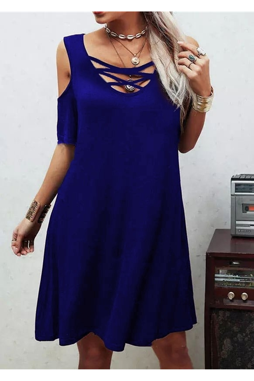 Dekolteli Bağcık Detay Viskon Kumaş Elbise