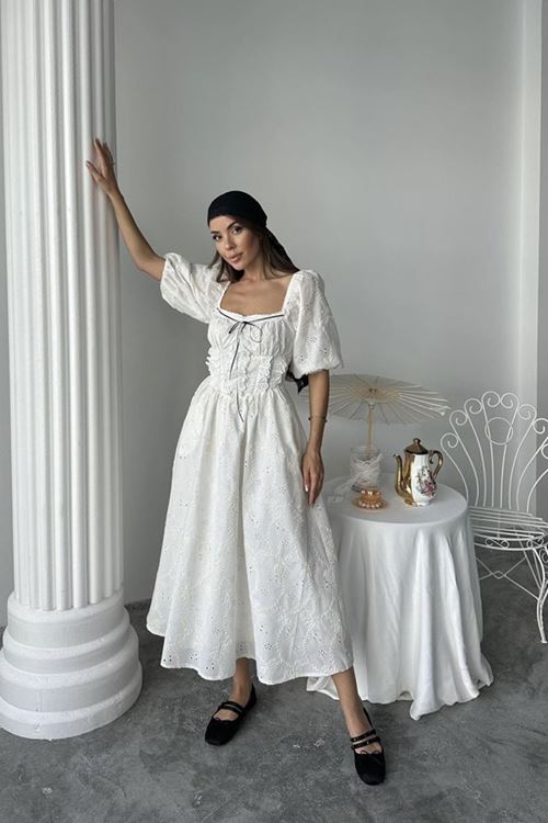 Ekru Dantel Detaylı Brode Elbise