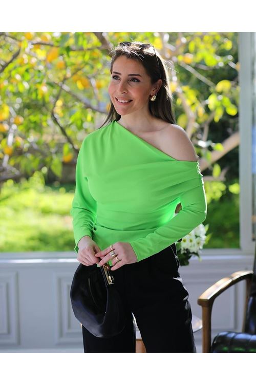 Kadın Kayık Yaka Dalgıç Kumaş Bluz