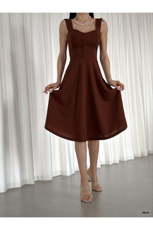 Kadın Krep Kumaş Askılı Kalp Yaka Düğme Detay Midi Boy Elbise