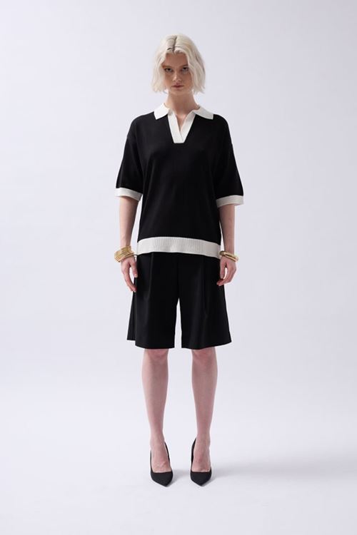 V Yaka Dokulu T-Shirt