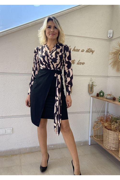 Kadın Uzun Kollu Kruvaze Yaka Dijital Baskılı Fiyonk Detay Dalgıç Kumaş Elbise