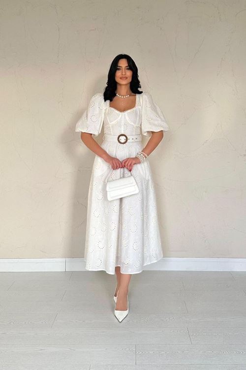 Ekru Göğüs Kup Detaylı Kemerli Brode Elbise