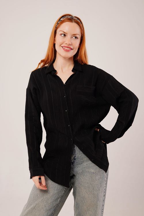 Hakim Yaka Çizgili Cep Detaylı Siyah Gömlek